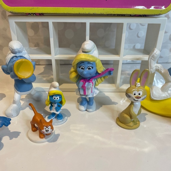 Smurfette 🌼 lunch pail with Smurfs toy bundle - Picture 2 of 11